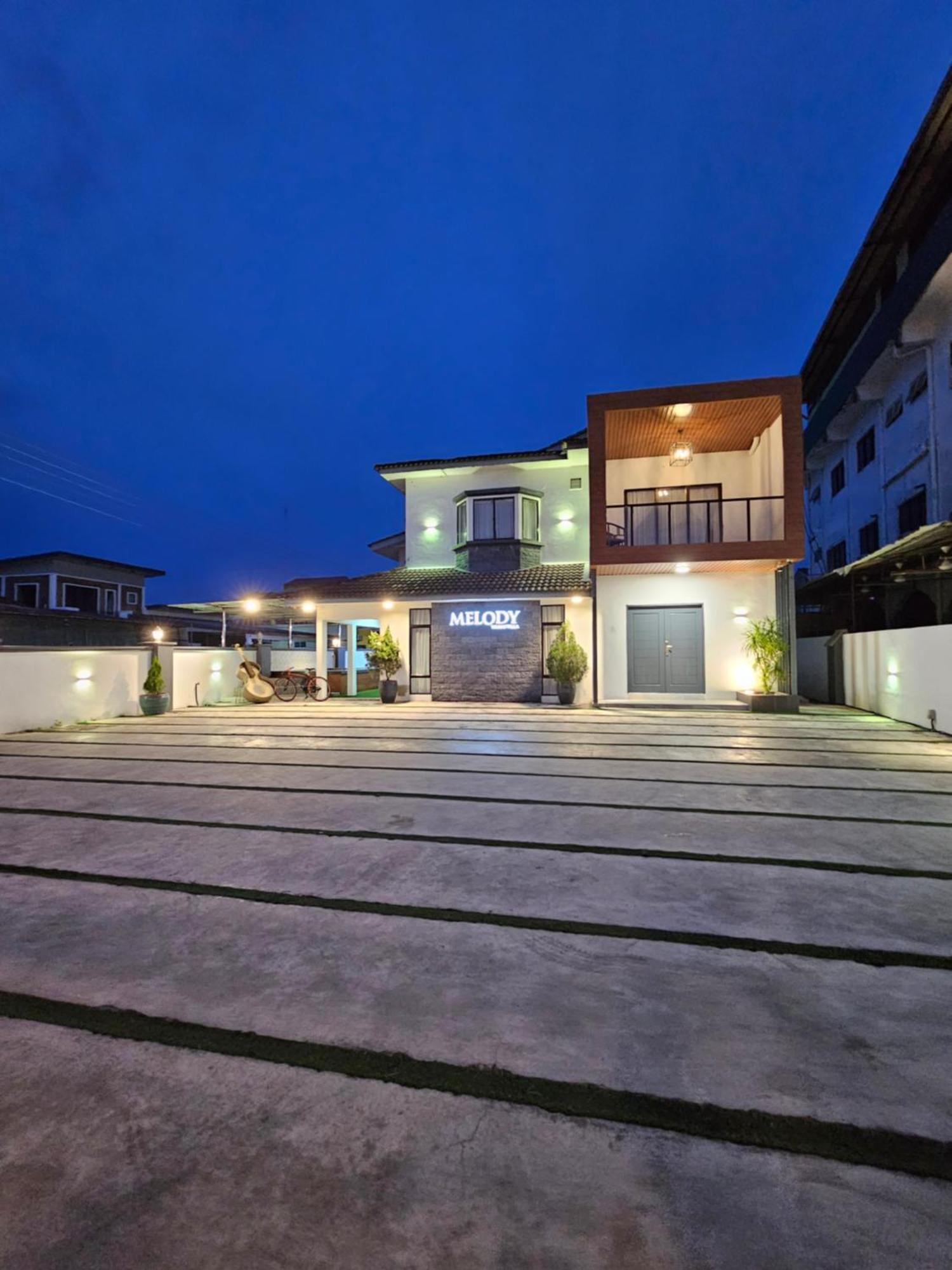 Melody Whole Or Suite Room Muar Exterior photo