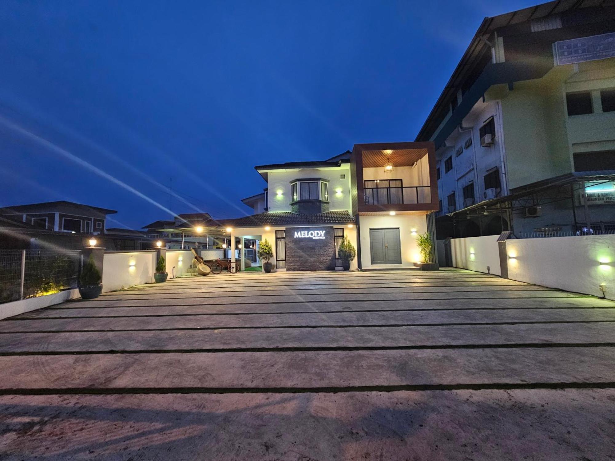 Melody Whole Or Suite Room Muar Exterior photo