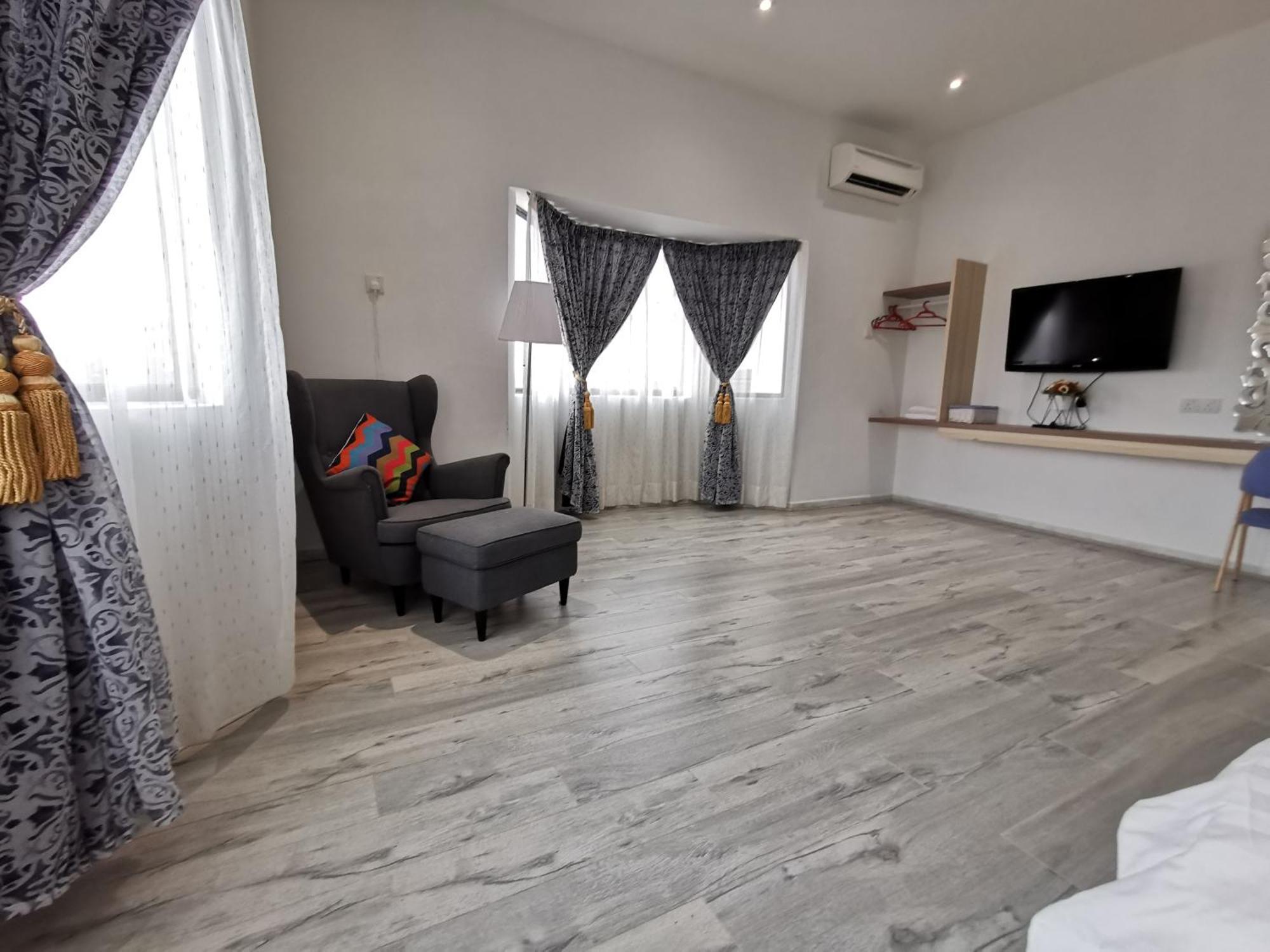 Melody Whole Or Suite Room Muar Exterior photo