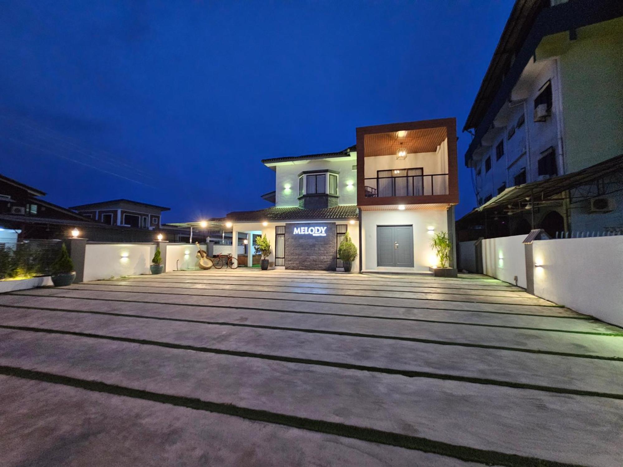 Melody Whole Or Suite Room Muar Exterior photo